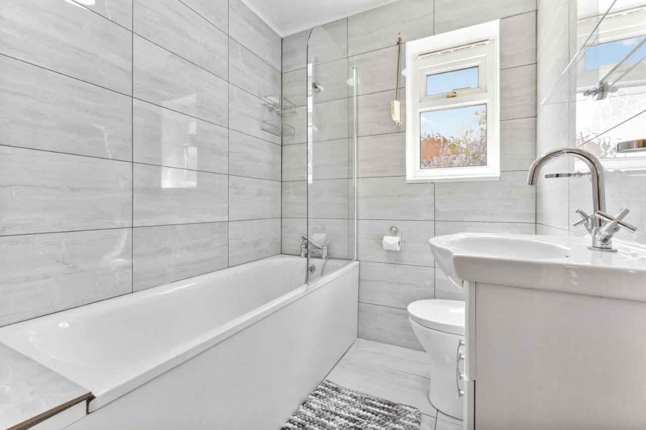 Cozy Stay Apartment ลอนดอน ภายนอก รูปภาพ