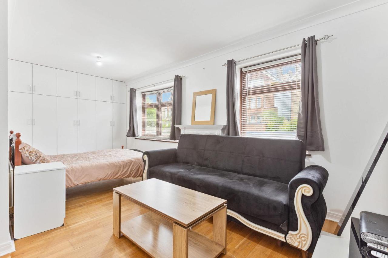Cozy Stay Apartment ลอนดอน ภายนอก รูปภาพ